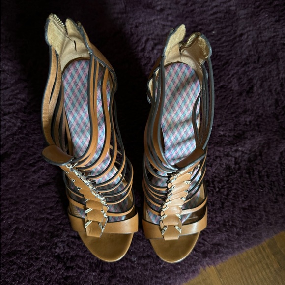 Coach Leather High Heels Stilettos size 7.5 Weave Top Zip Back - Picture 2 of 7